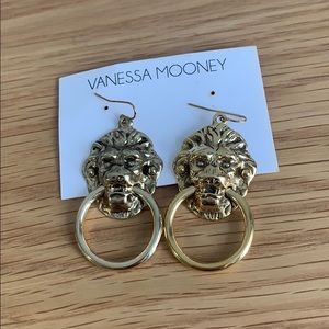 Vanessa Mooney Lion Hoops